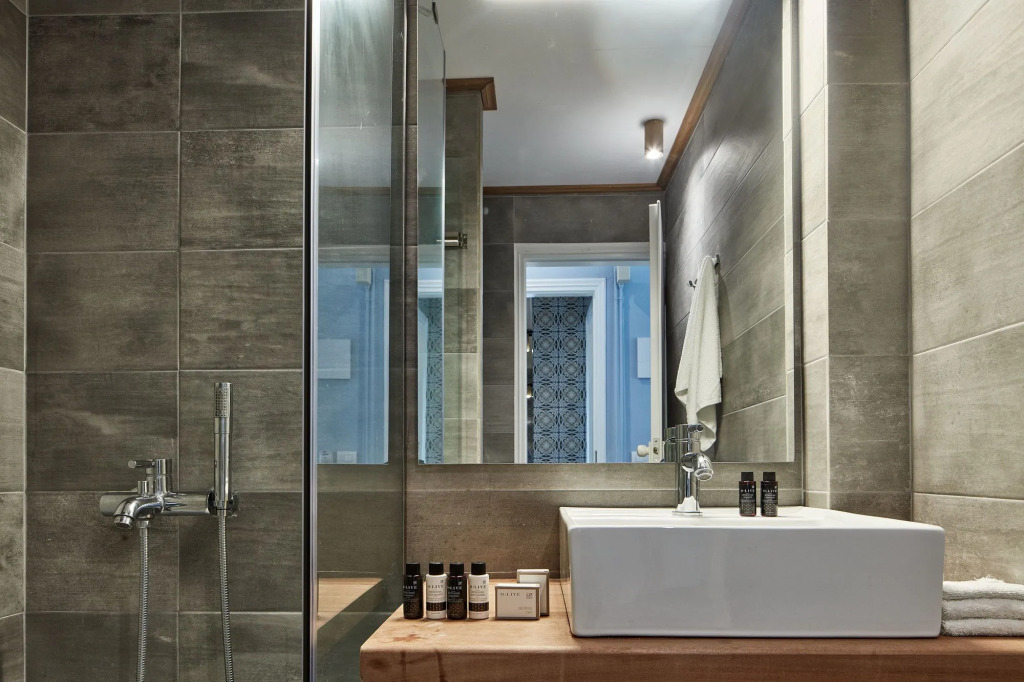 Angelina Boutique Escape