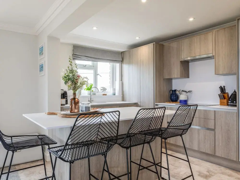 10 Thurlestone Rock