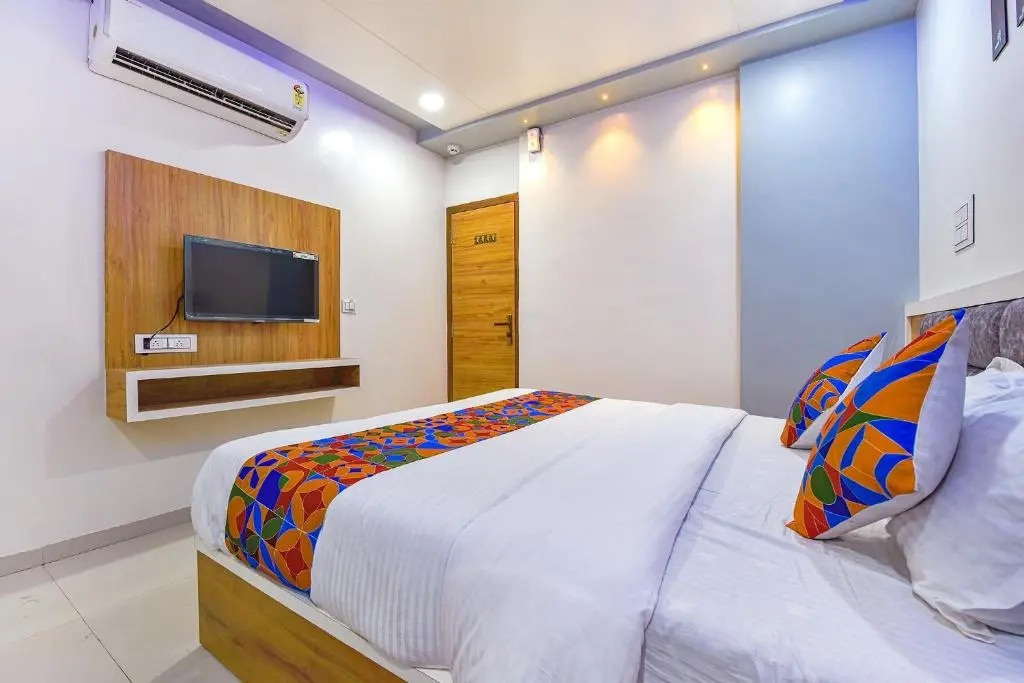 FabHotel Dev Palace