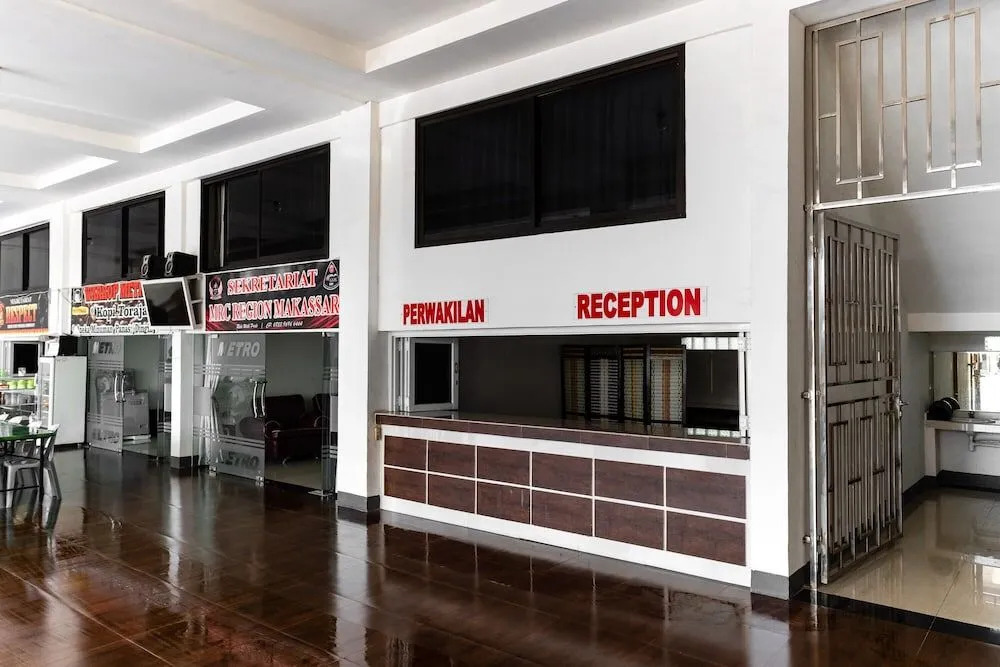 RedDoorz near Makassar Town Square 2