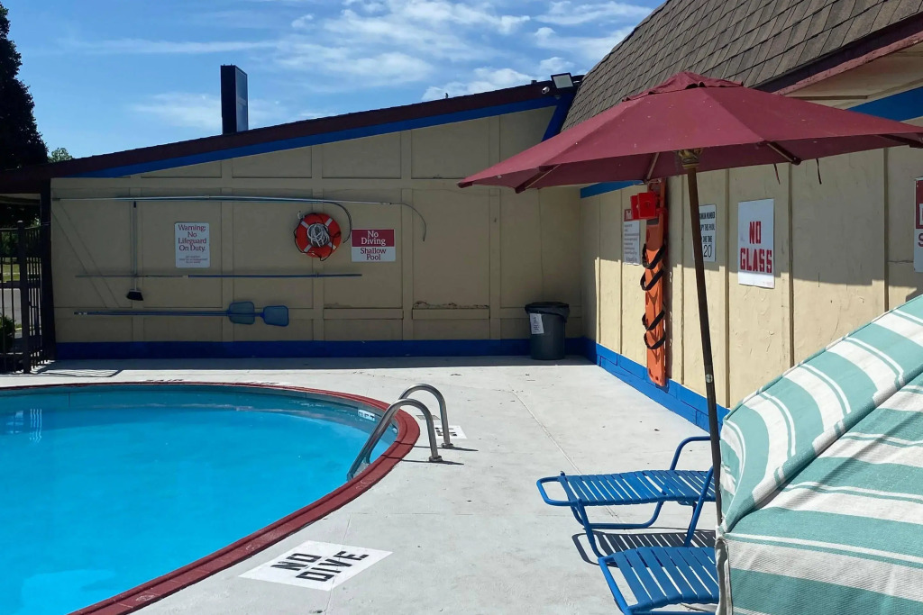 Rodeway Inn Auburn Hills - Detroit