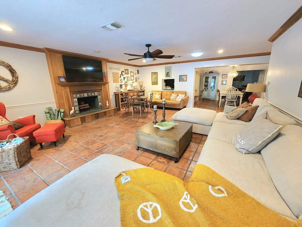 Short Drive To Beaches 3 Bedroom Pool Home Sleeps 8 3 Home by Redawning