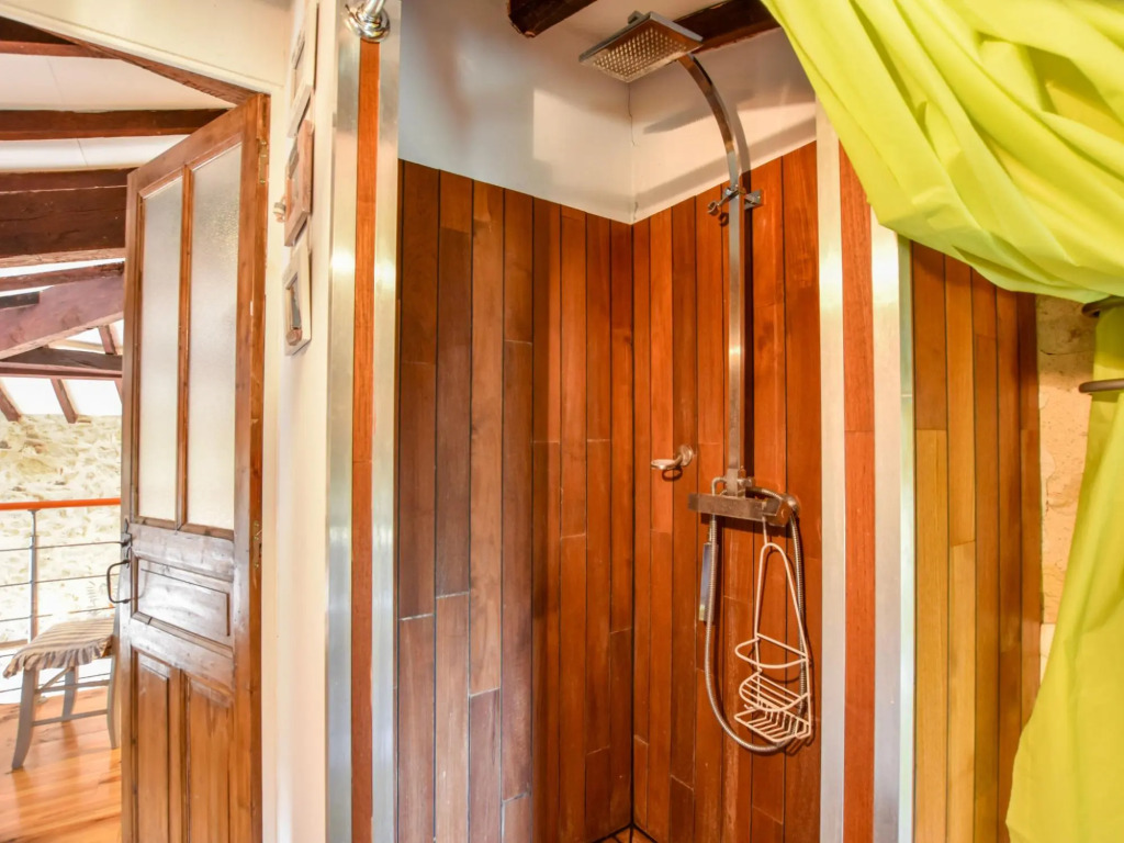 Cottage in Aquitaine with Bubble Bath