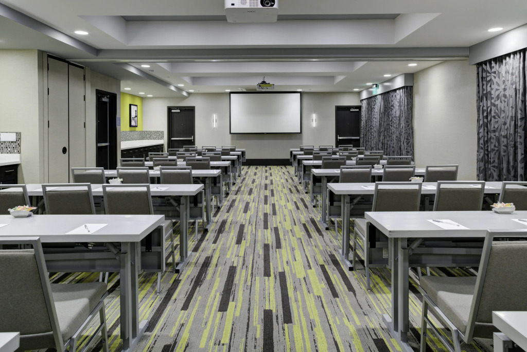 Hampton Inn & Suites Irvine/Orange County Airport