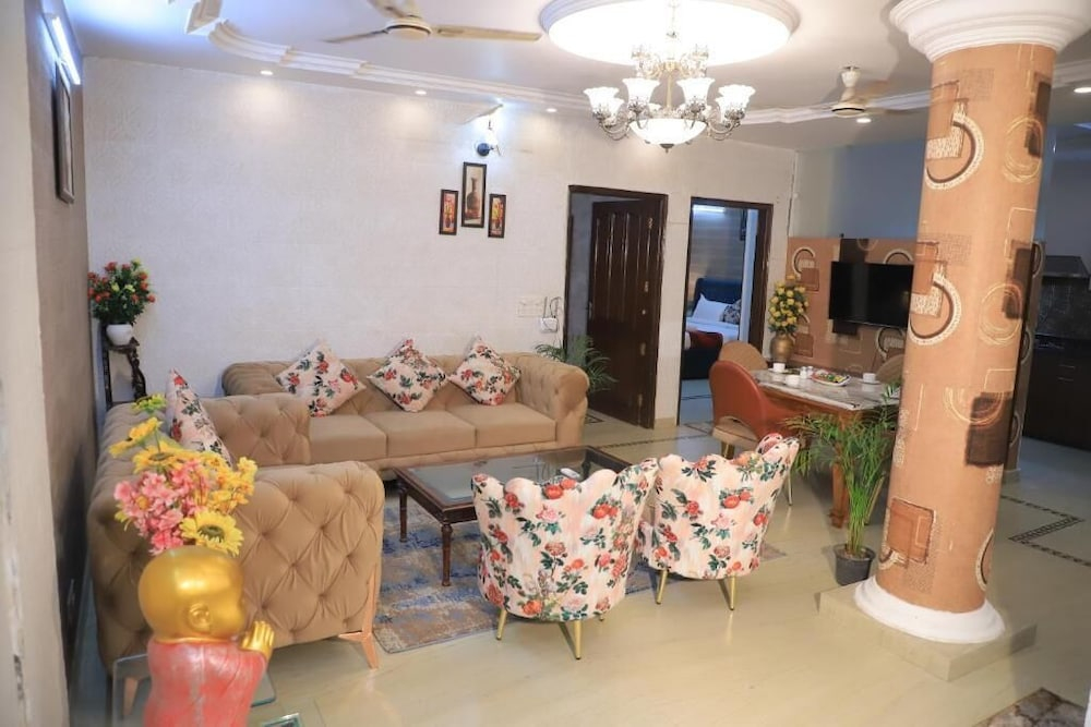 Fortune Home Service Apartment  D-198