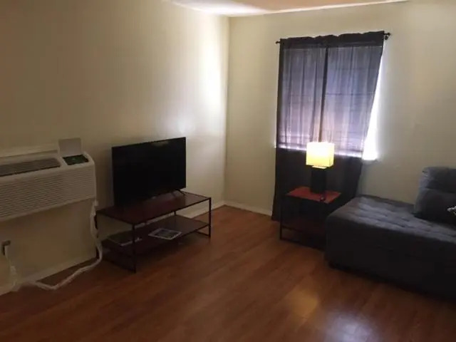 2 Bedroom Apartment for you! Next to Fort Sill