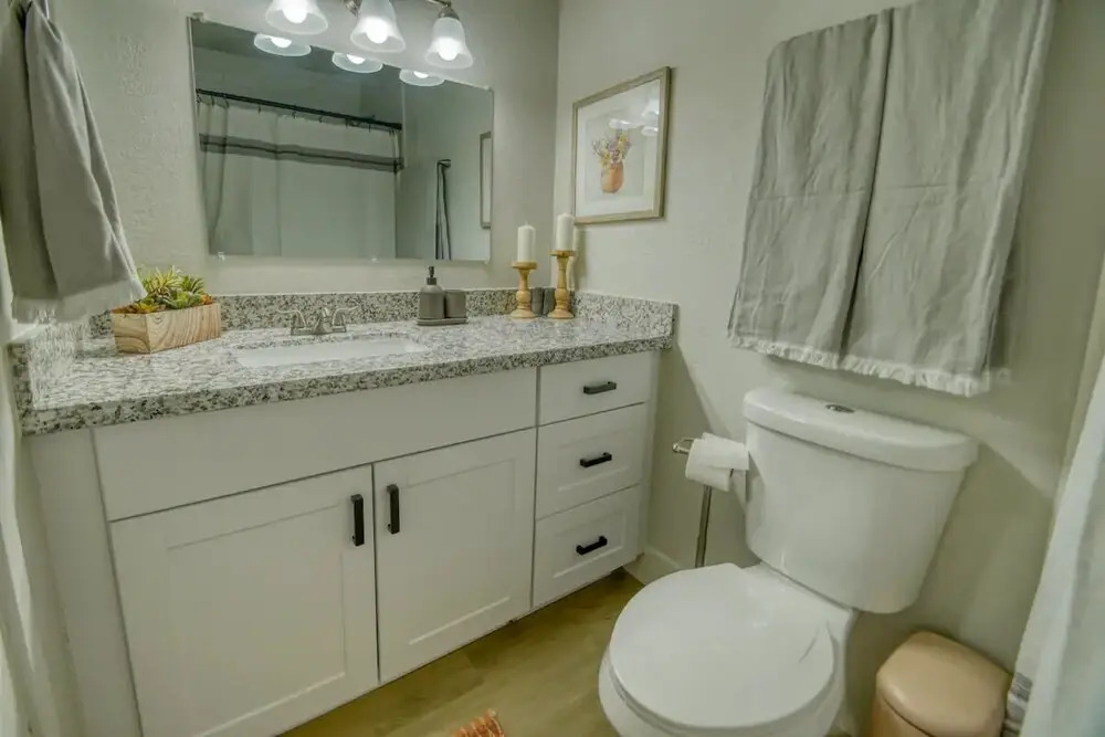 Cozy, Modern & Newly Remodeled Mesa Home Pet Friendly 3 Bedroom Home by Redawning