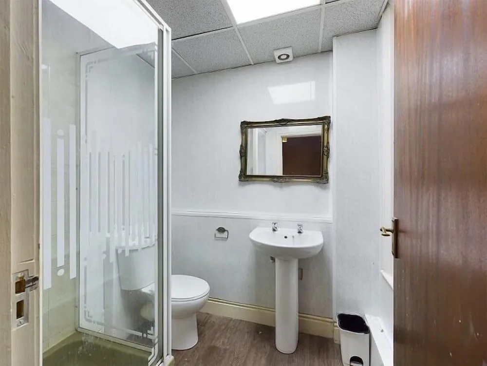 Jini Hotel