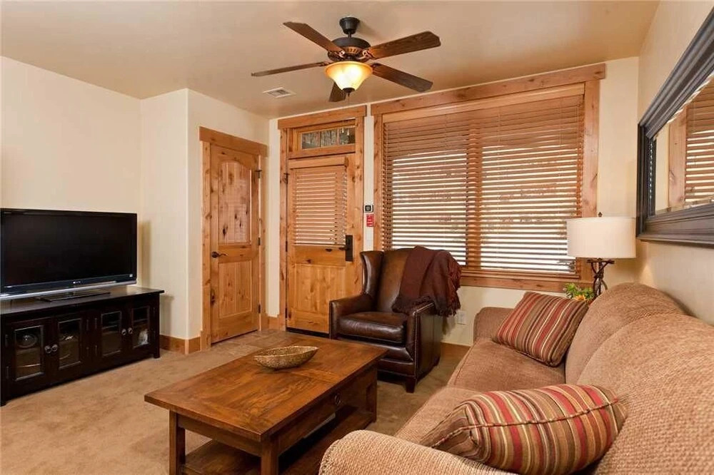 6117 Bear Lodge, Trappeur's Crossing Apartment 1