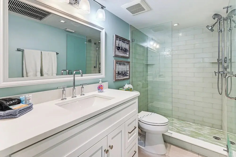 Coastal Downtown Naples Condo - Walk to the Beach!