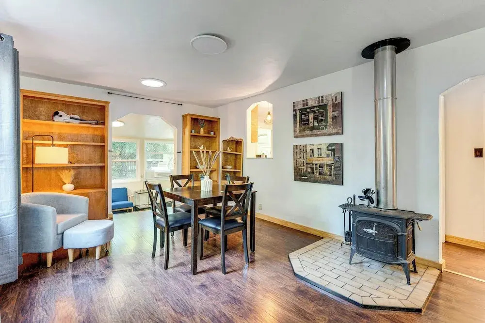 Wine Country Cottage in Historic Fiddletown!