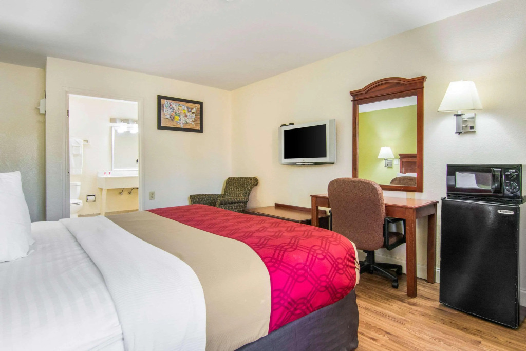 Econo Lodge Atlanta Airport East