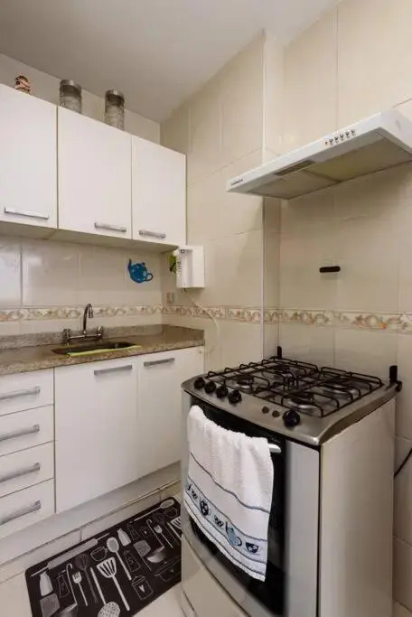 Apartamento confortável com localização privilegiada, 50 metros da praia do Arpoador