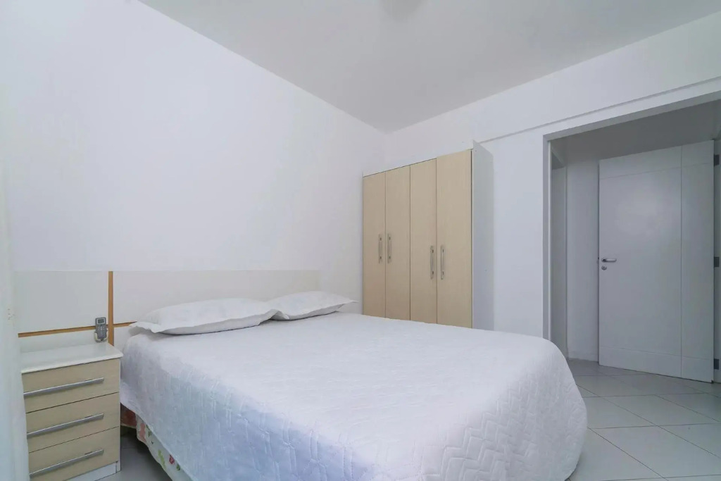Apartamento 2 dormitórios no centro de Bombinhas