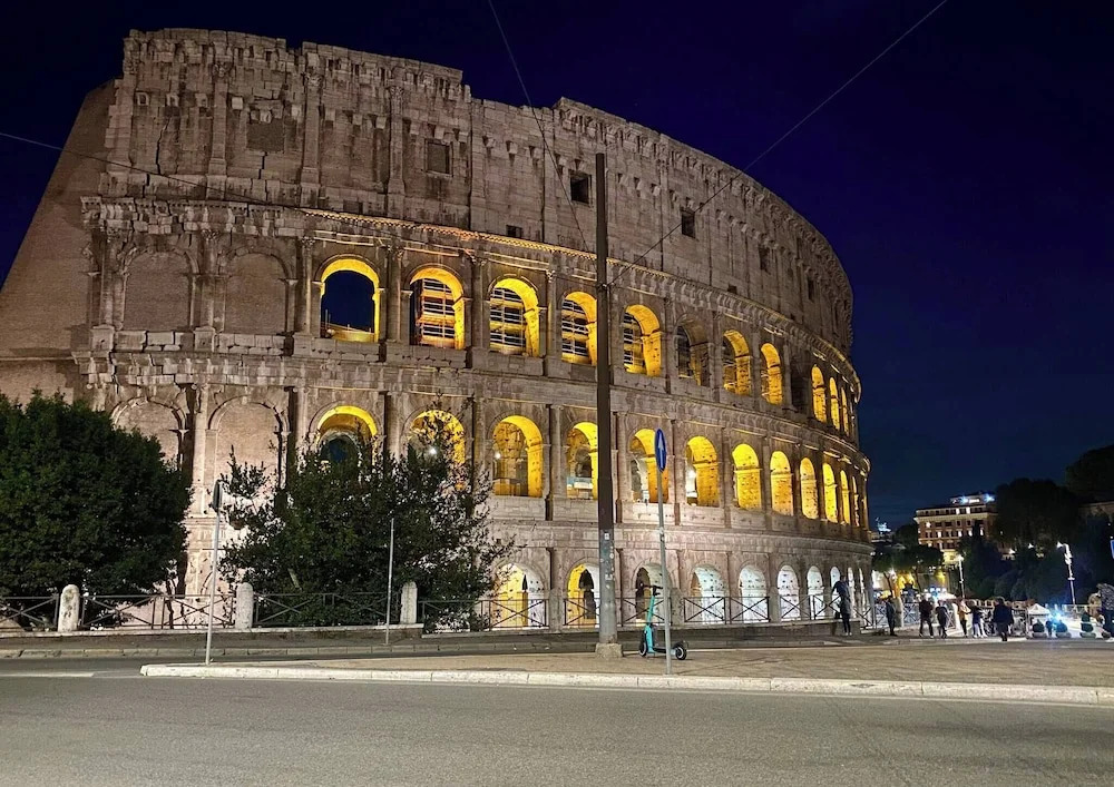 Apartment Near the Colosseum, With Metro Line A a 2 Minutes Walk Away
