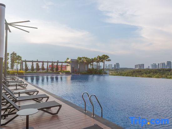 Sunway Grid Loft Suite by Nest Home【Olympic Size Pool】