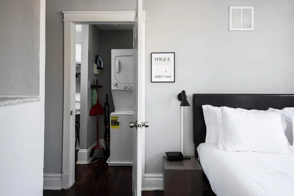 Simple CWE Studio near BJC by Zencity