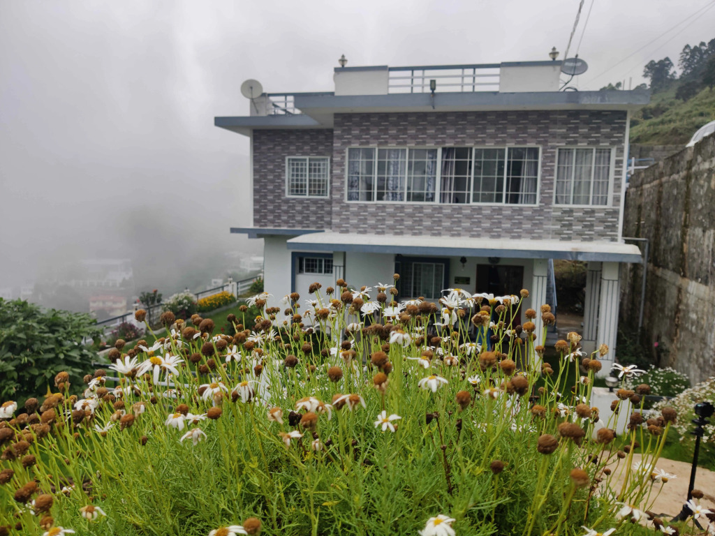 Guru Vela Homestay