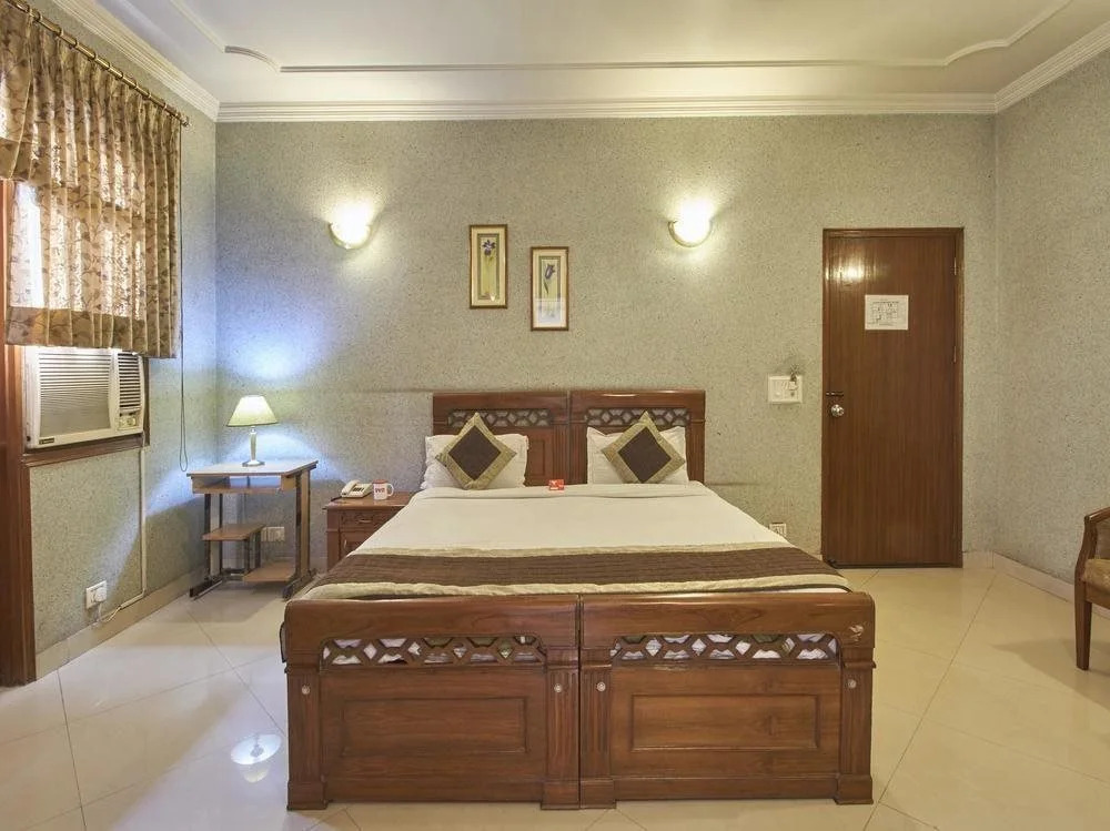 OYO 8535 Hotel Mayarch