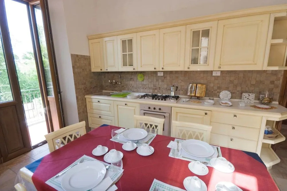 Raffaello Residence una Dimora storica con piscina panoramica nelle Marche