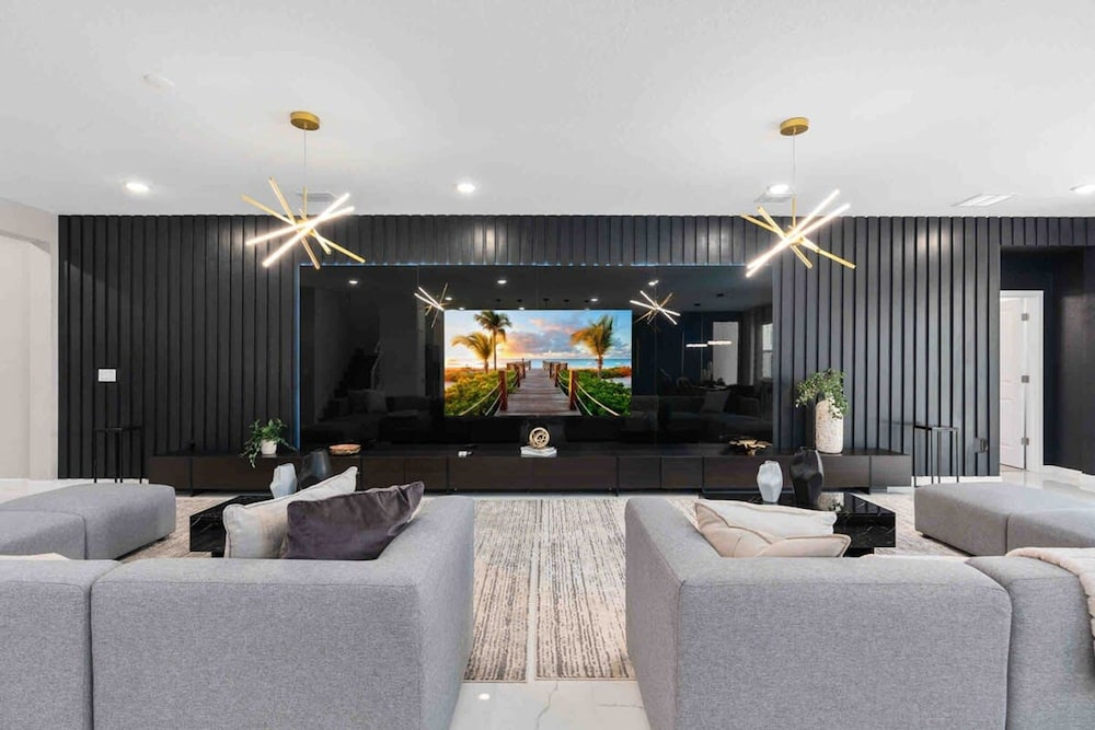 Super Fancy- 15bdr 17bas Huge 7 000sqft Home