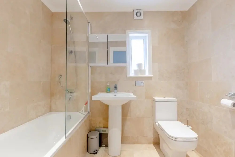 Stylish 1 Bedroom Apartment in Nine Elms With Garden