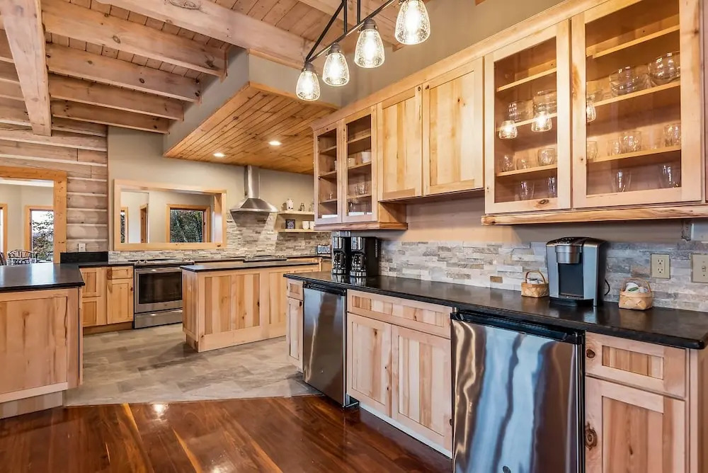 Tanglewood Mountain Lodge 8 Bedrooms 5 Bathrooms Home