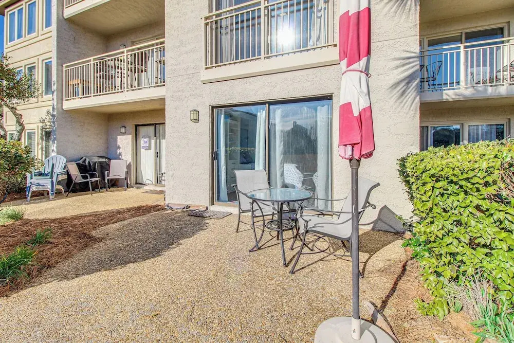 Hilton Head Island Studio w/ Patio: Walk to Beach!
