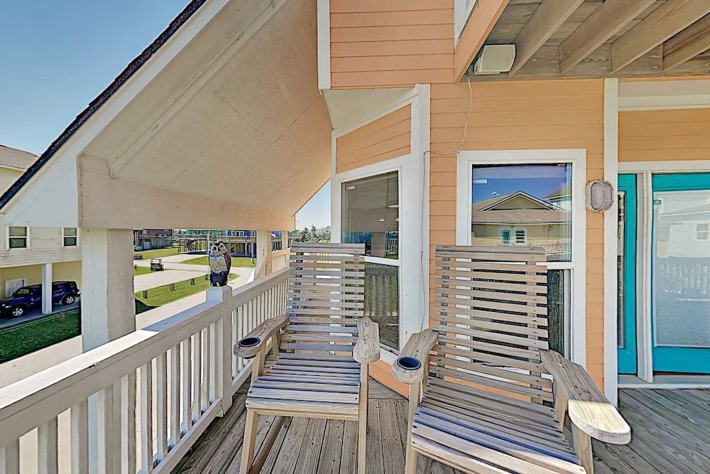Relax-n-sea: Gulf-view Dream, 100 Steps To Beach! 3 Bedroom Home