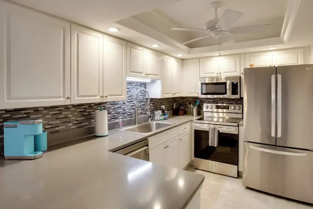 8 Mi to Beach: Modern Condo in Fort Myers!