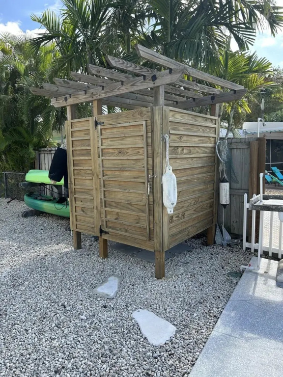 Beautiful Updated Stilted Home Makes For A Super Getaway. 3 Bedroom Home by RedAwning