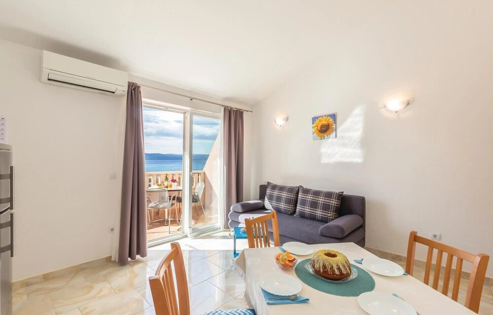 Amazing Home in Baska Voda With Wifi and 1 Bedrooms