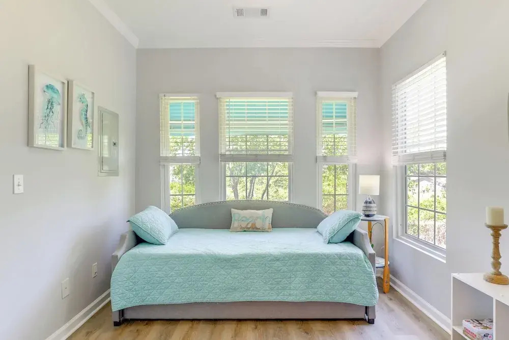 < 2 Mi to Beach: Savannah Shores Resort Condo!