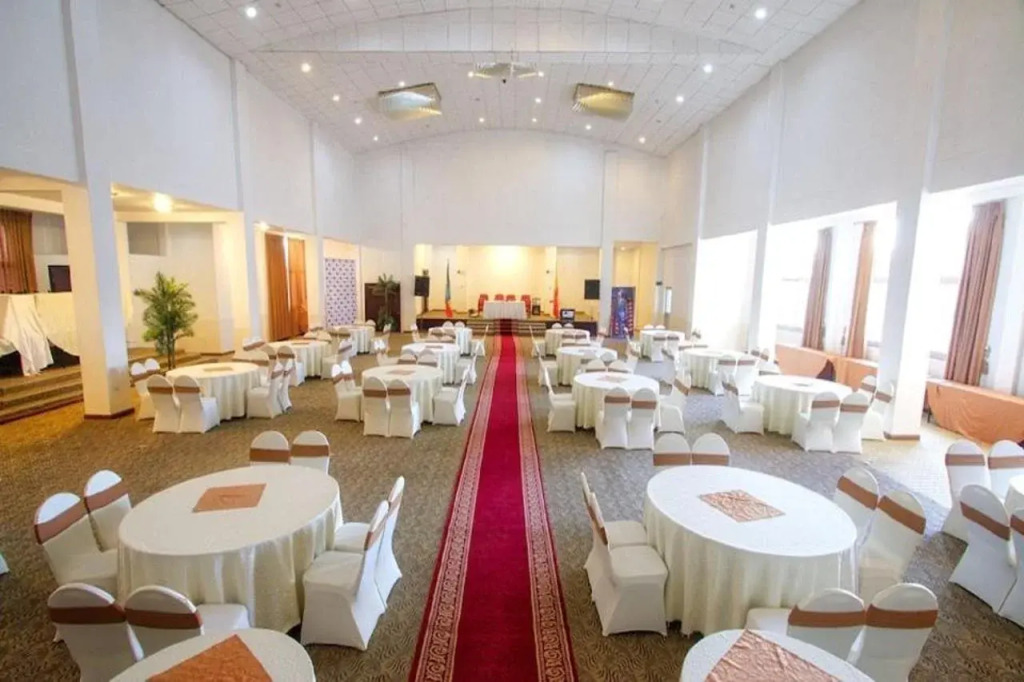 Planet Hotel