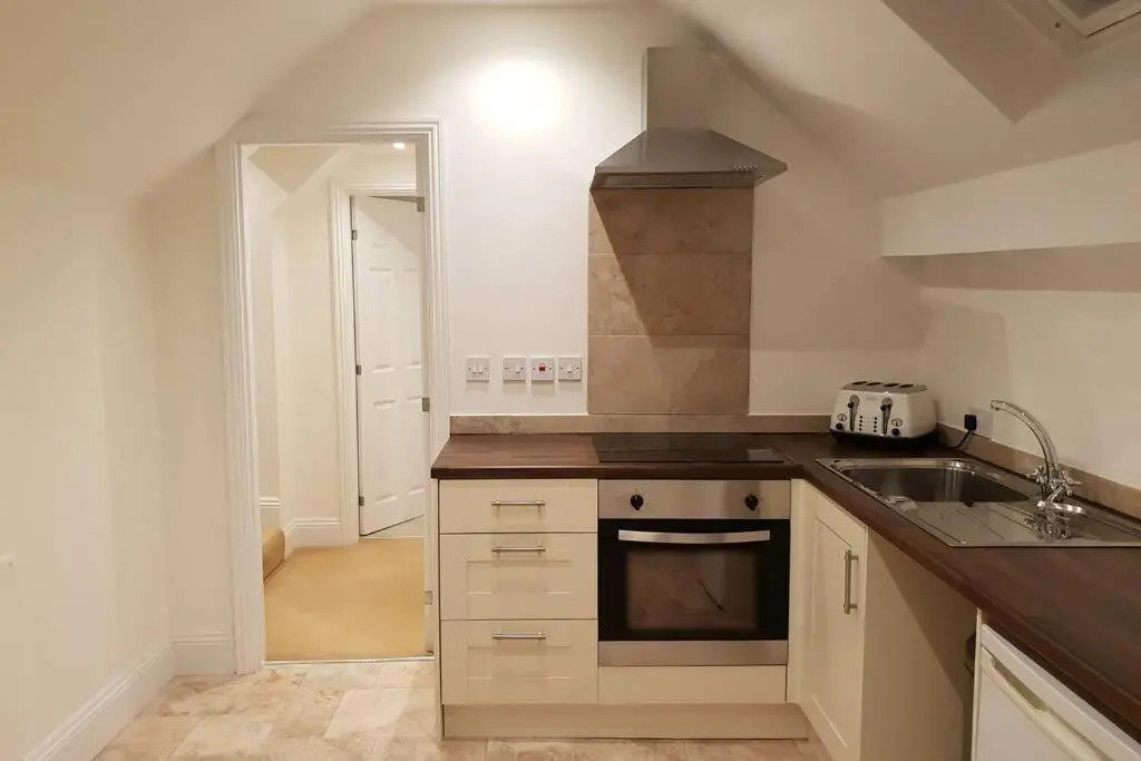 Large 2 ensuite bedroom flat with lovely views