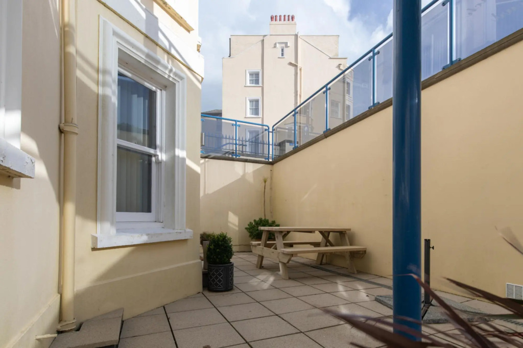 3 South Beach Court - Cosy Seafront Apartment