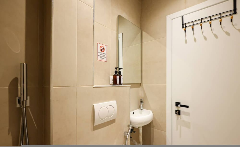 Grandstay Tirana Central 01