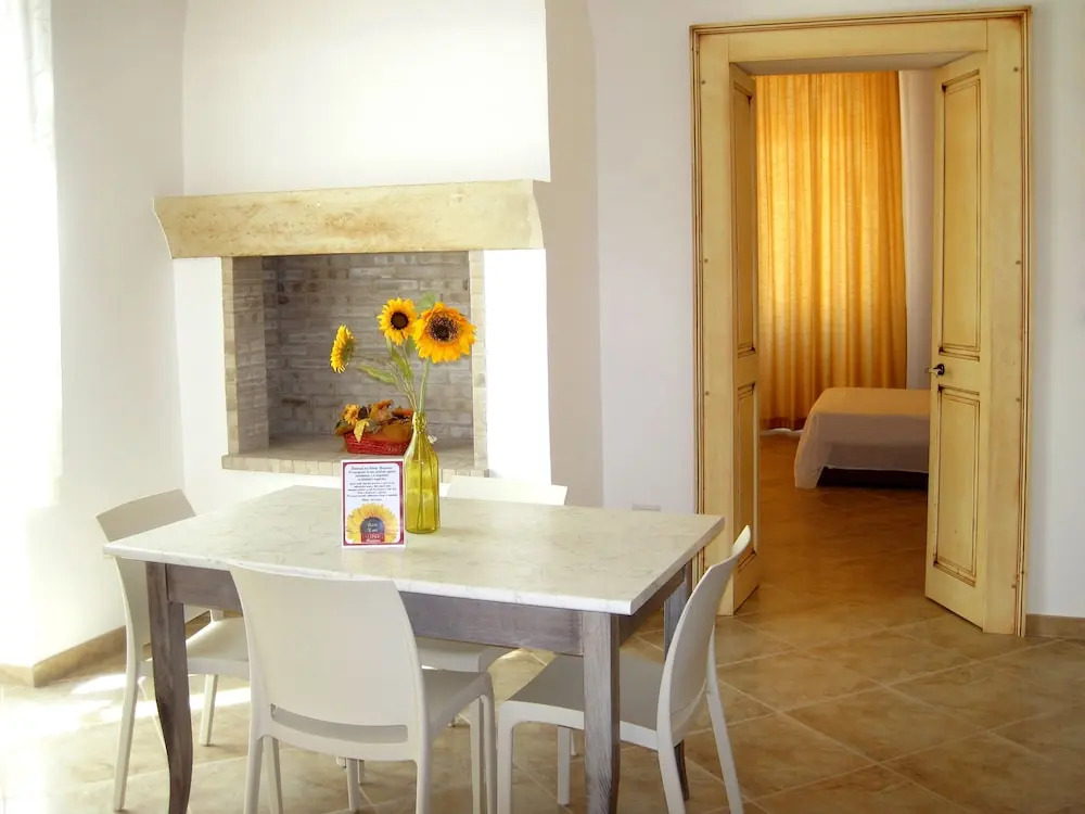 Salento Houses & Idro Suites
