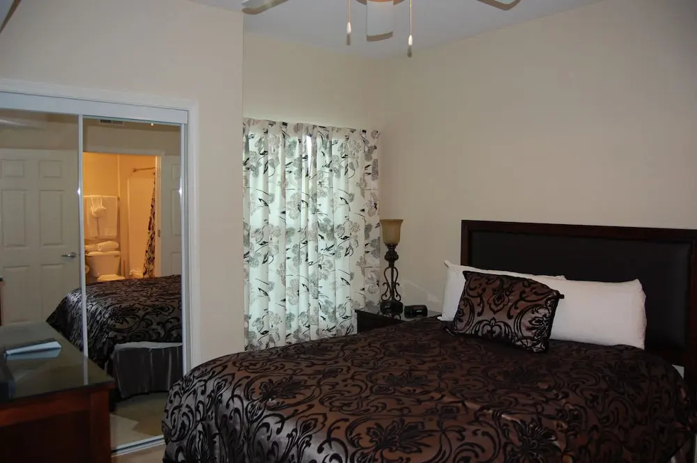 Legacy2-1108 2 Bedrooms 2 Bathrooms Condo