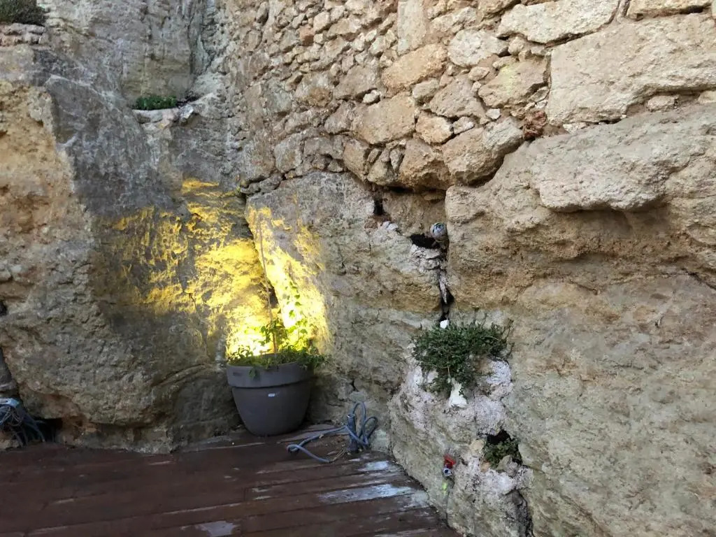 Troglodyte Loft 2