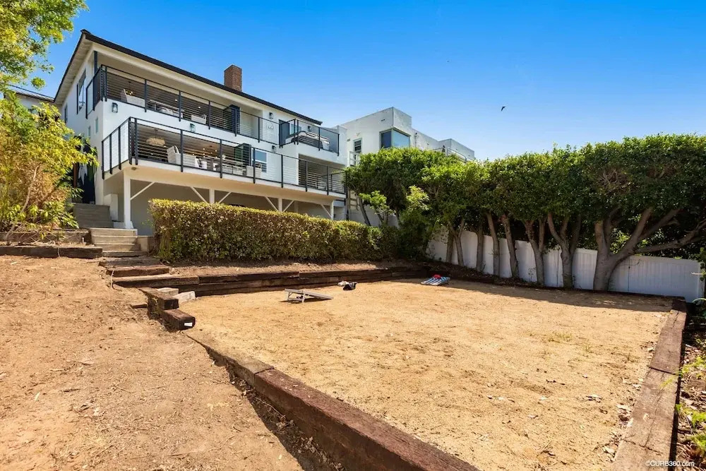 The California III - Stunning Mission Hills Duplex