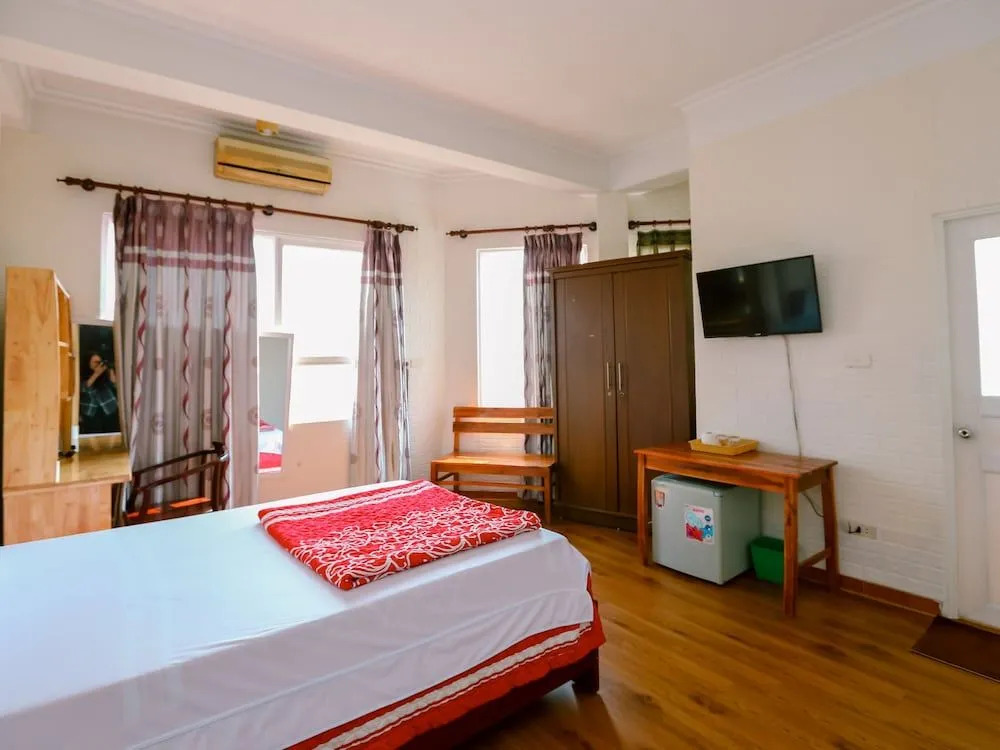 OYO 575 Van Xuan Hotel