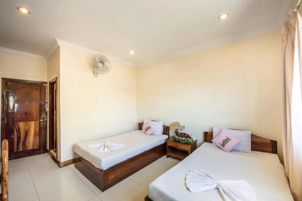 Seng Hout Hotel
