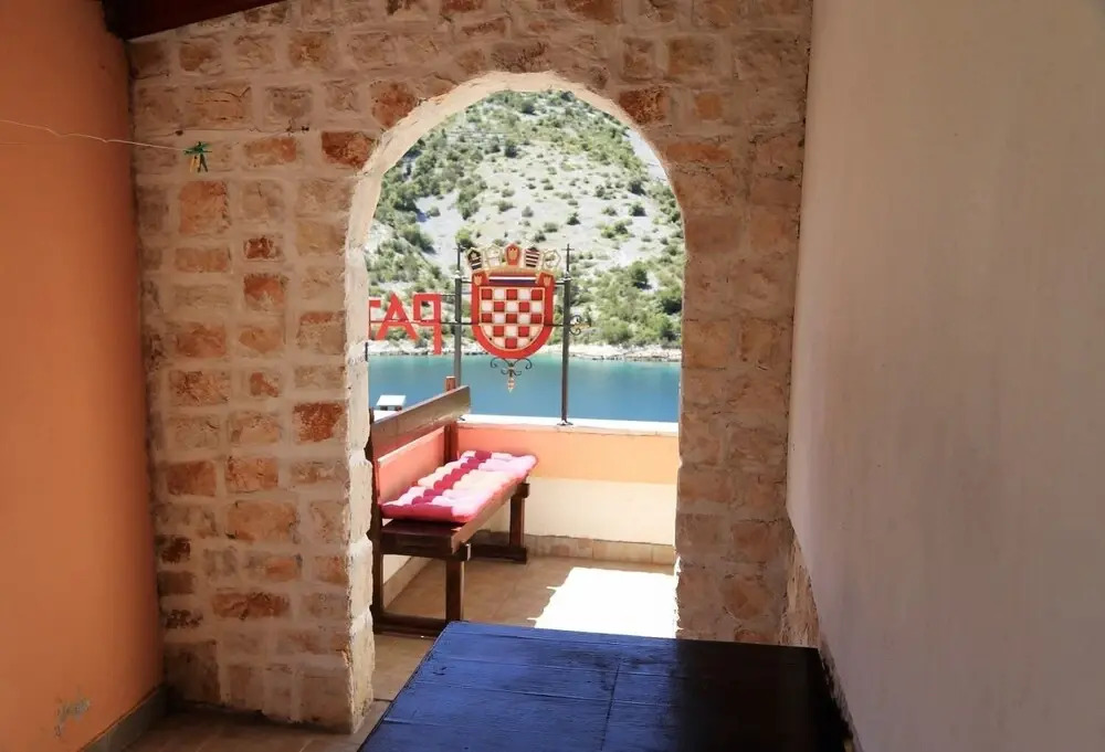 Petar - 30m From the sea - A1