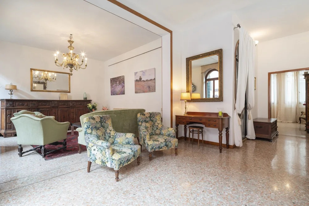 Ve.NI.Ce Cera Casa Dolce Vita