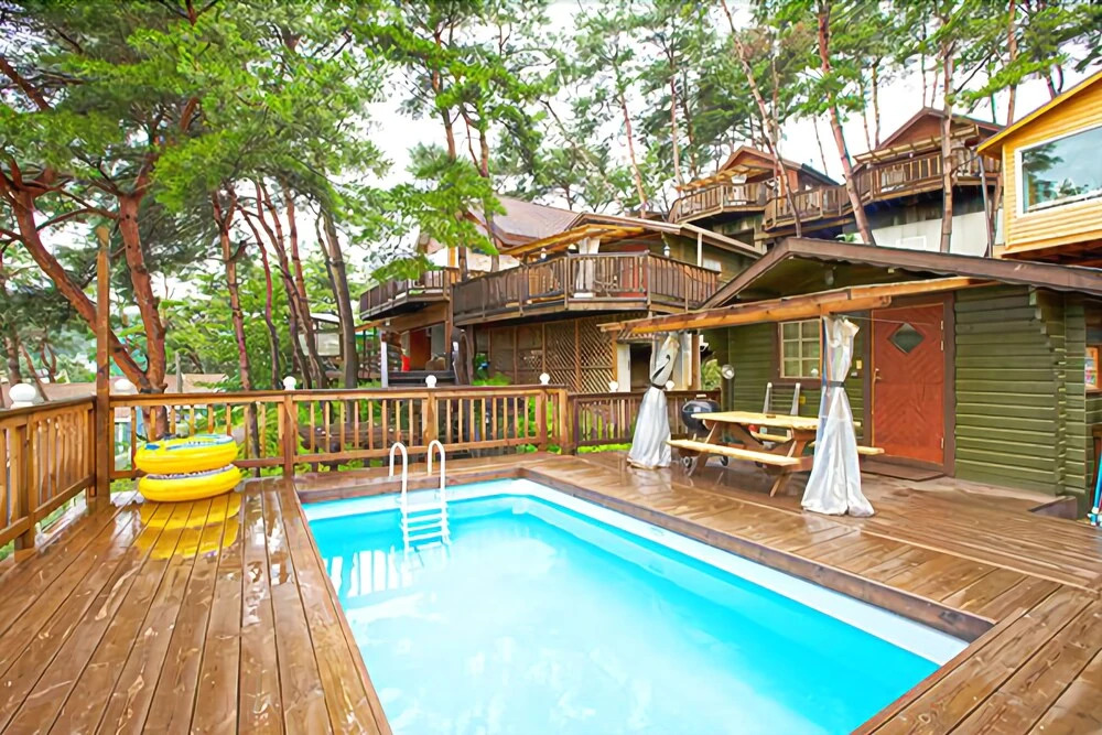 Hoengseong Fairy Tale Hut Pension