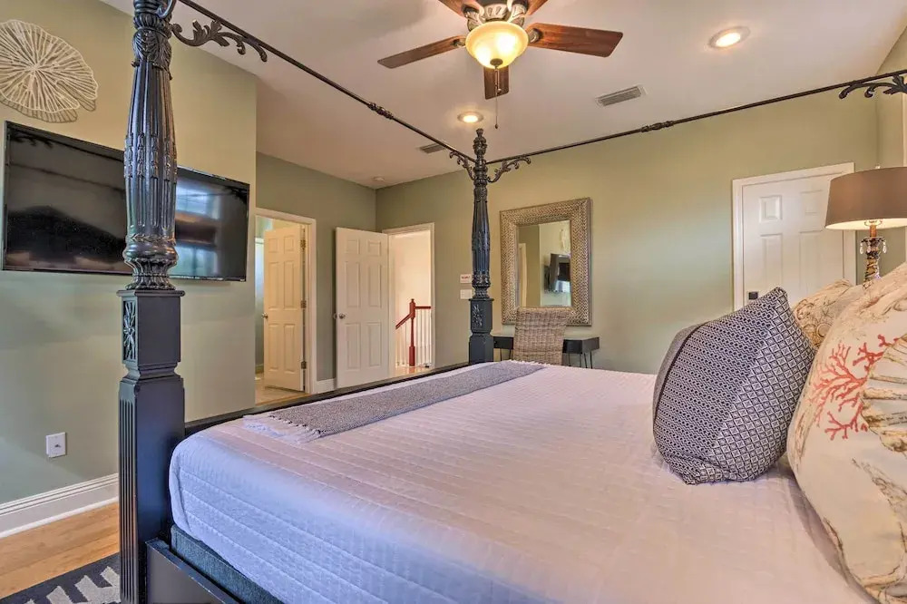 Upscale Getaway w/ Pool & Golf Cart