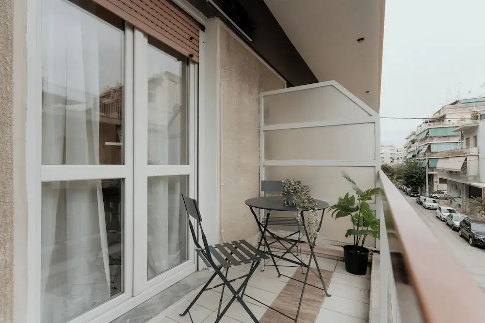 Cozy Apartment in Athens With Balcony, 5 Minutes To Metro