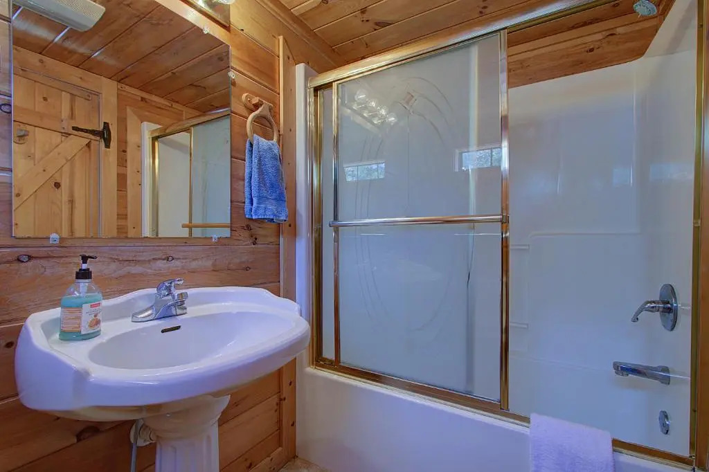 Stairway · Stunning Cabin in the Stars- 100mile views!