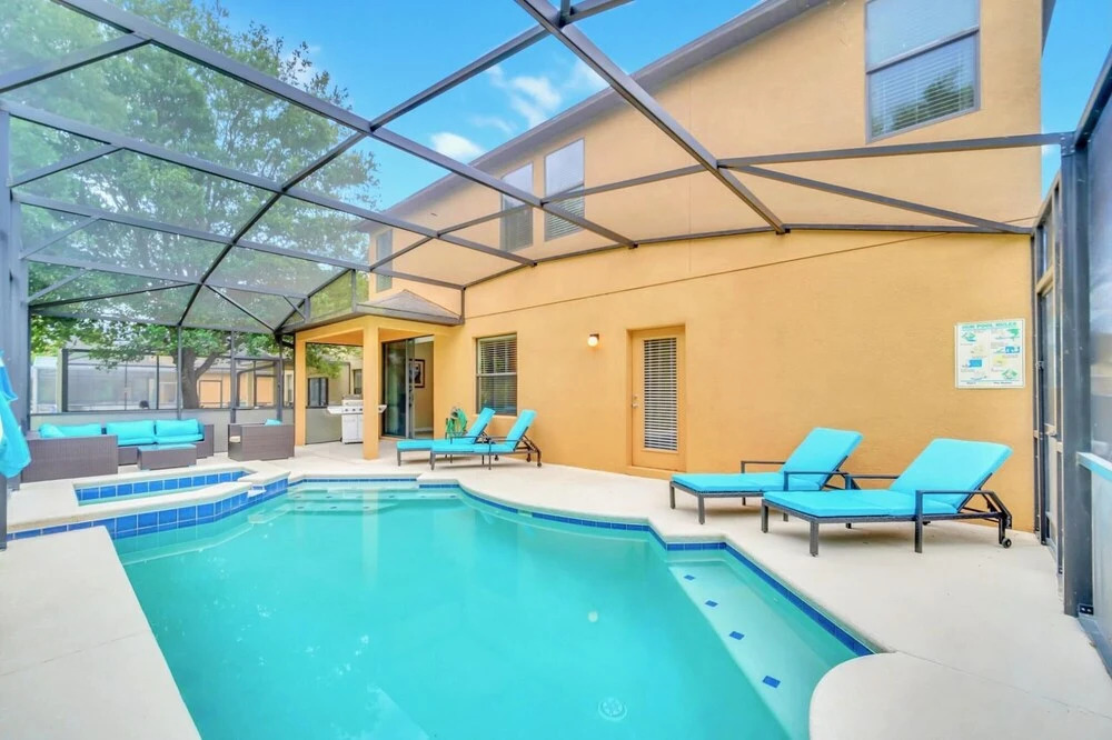 6BR Family Home w Private Pool BBQ Netflix